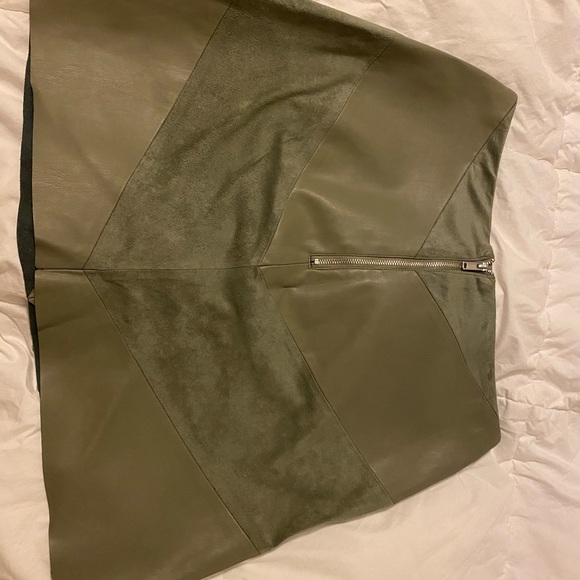 Zara skirt - Picture 2 of 3